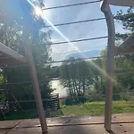 Dom Nad Jeziorem Gaja House * Jadamowo