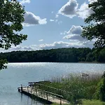 Dom Nad Jeziorem Gaja House *