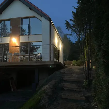 Dom Nad Jeziorem Gaja House 펜션 *