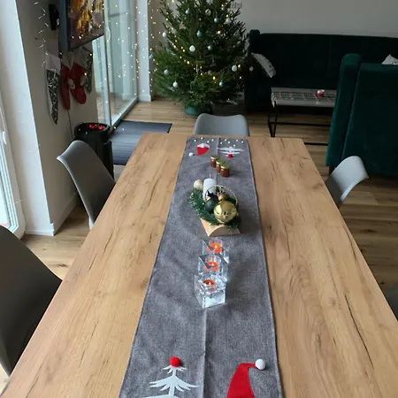 Dom Nad Jeziorem Gaja House * Jadamowo